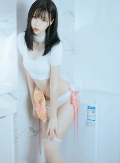 女人脱了内裤张开腿与男人_1080PBD在线观看