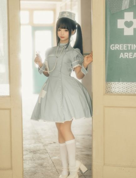 两个校花跪着用嘴服侍电影_4K超清免费观看