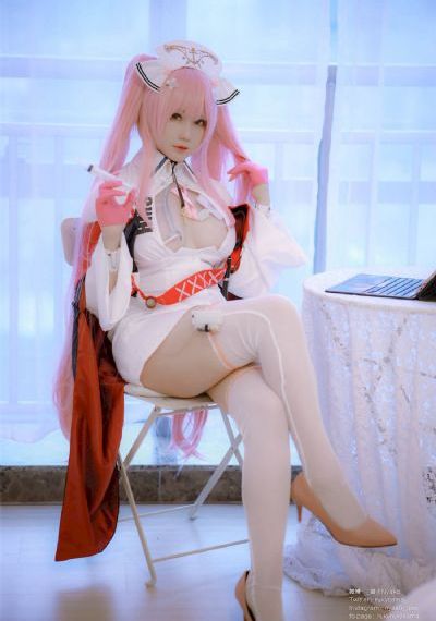 美女衣服都脱了无遮挡_HDBD在线观看