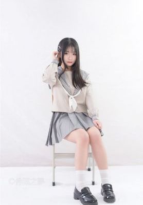 野外摸着晃动的双乳_高清在线观看视频