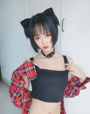 鞠婧祎候场表情好呆萌_DVD免费观看最新